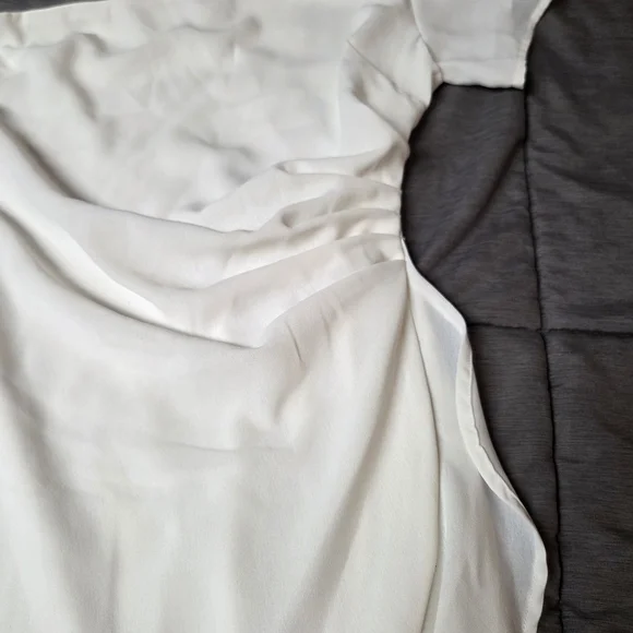 She + Sky White One Shoulder Dress - Picture 4 of 7